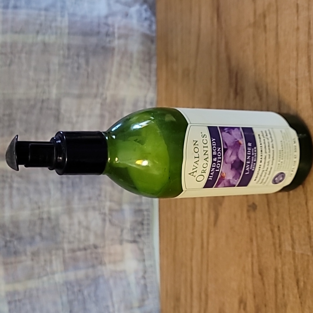 AVALON ORGANICS- HAND & BODY LOTION- LAVENDER